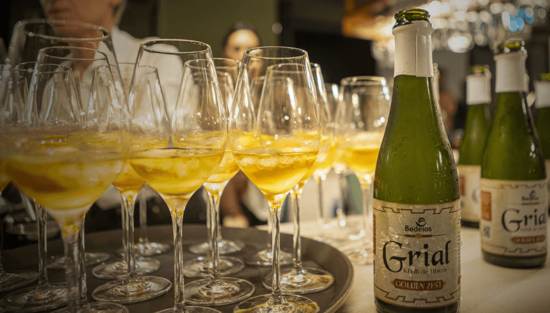 Grial Golden Zest: Una Bebida Diferente con Kéfir de Tibicos y Cultivos Probióticos